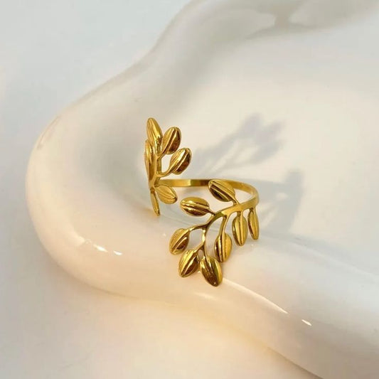 Golden Leaf Vine Ring